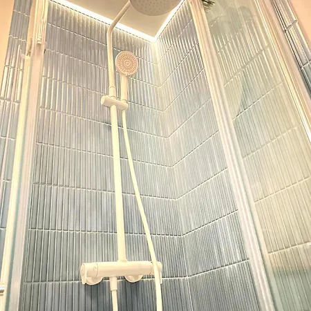 Dream Of Light And The Door Apartment *